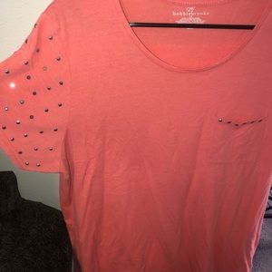 Coral studded top w/pocket
